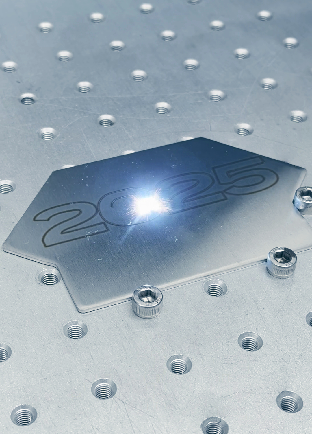 Lasergravur auf Edelstahl – Präzise und verschleißfeste Beschriftung durch BBM Lasertechnik