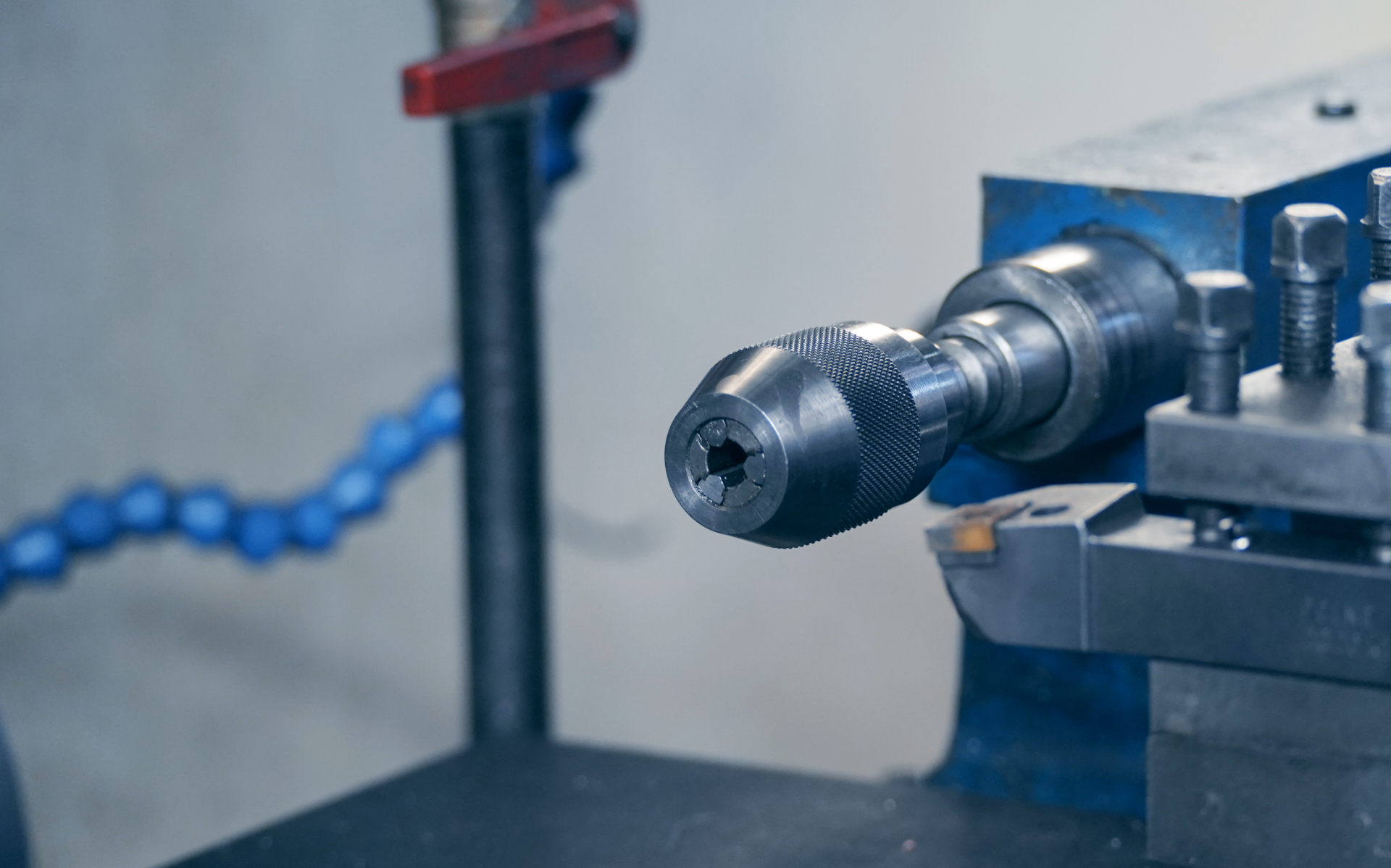 Drehbank bei BBM – Manuelle Drehbearbeitung für Metallteile
