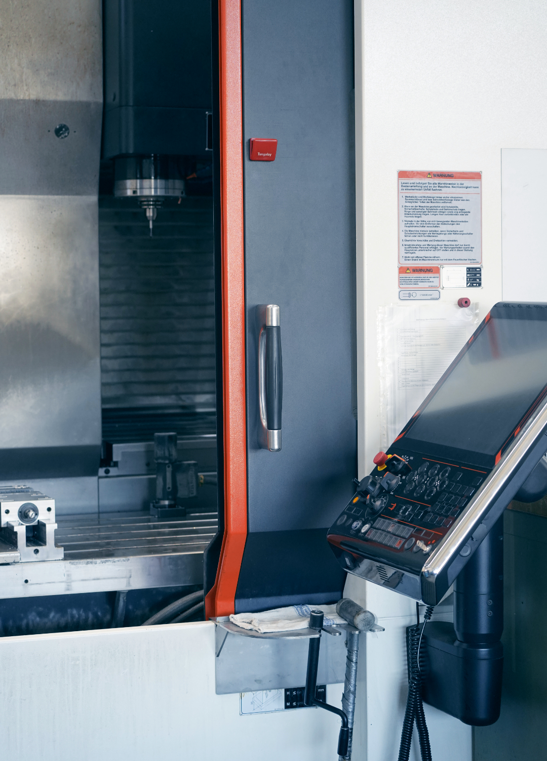 CNC-Fräsmaschine bei BBM – Moderne Zerspanungstechnik für Metallteile