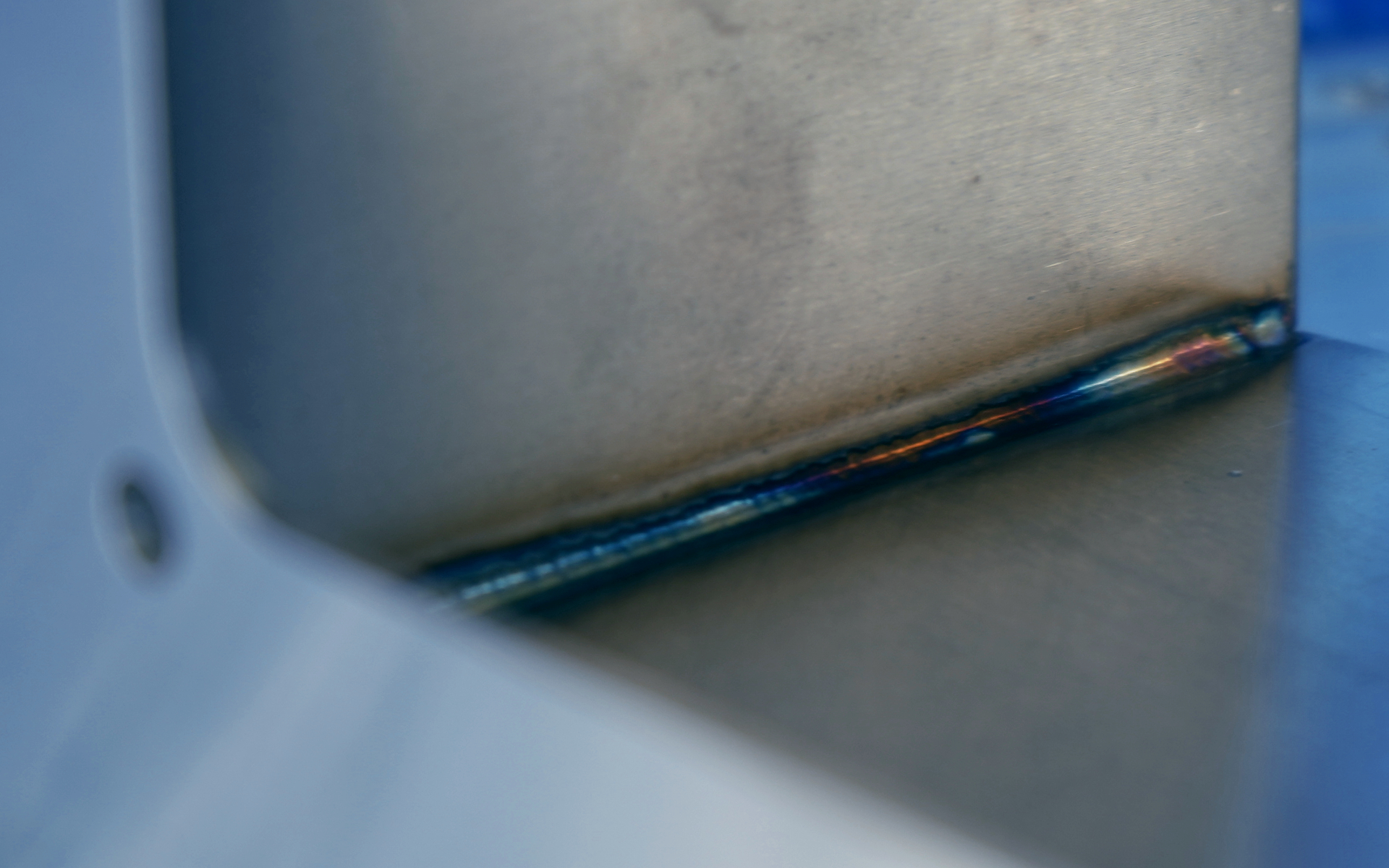 Nahaufnahme Laserschweißnaht – Saubere und präzise Metallverbindung durch BBM